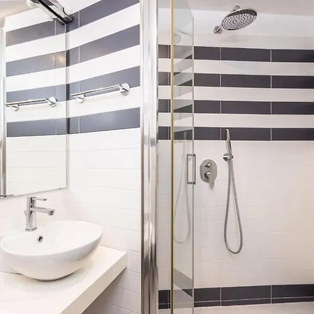 With Pool And Amazing Views فيلة سورينتو