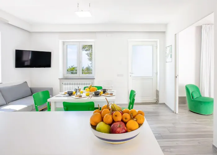 With Pool And Amazing Views Villa Sorrent