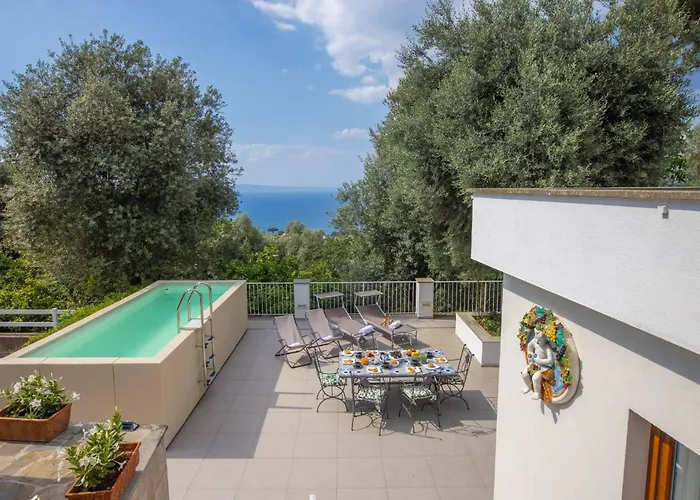 With Pool And Amazing Views Villa