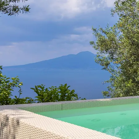 With Pool And Amazing Views * Sorrento