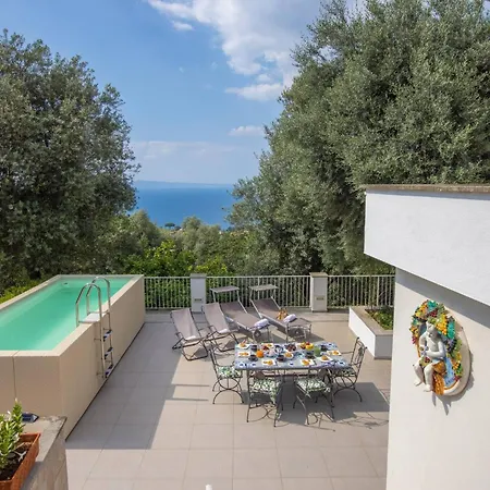 With Pool And Amazing Views Villa