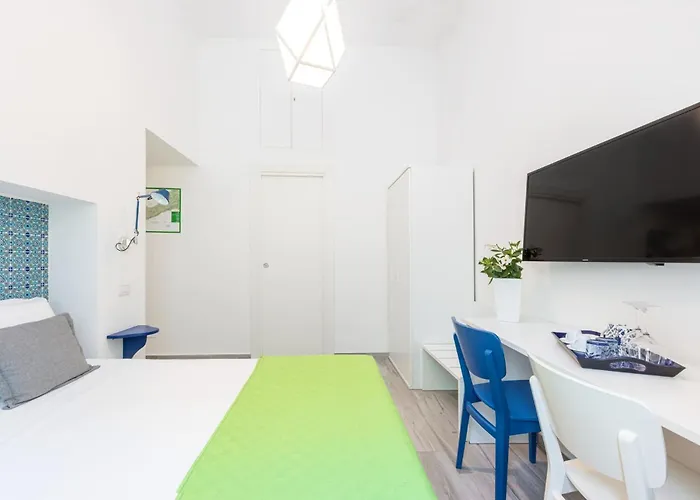 With Pool And Amazing Views فيلة سورينتو